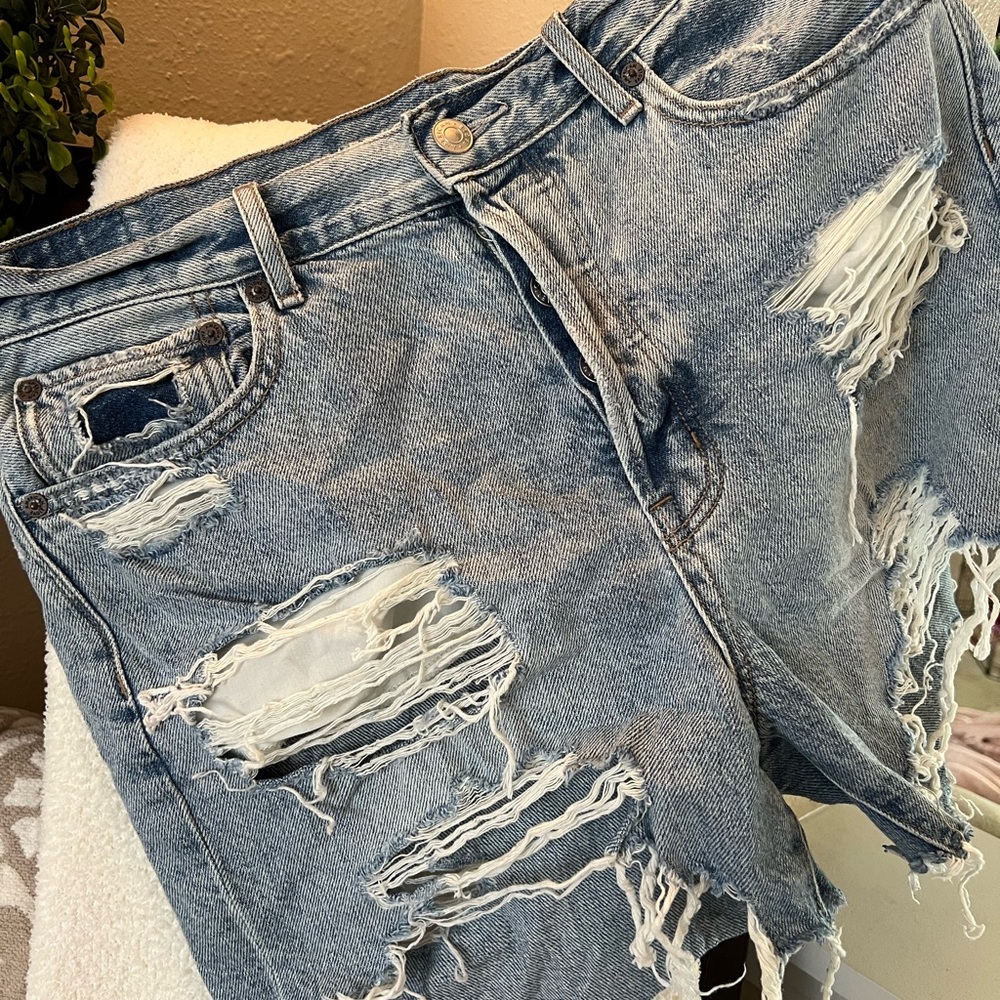 American Eagle Distressed shorts